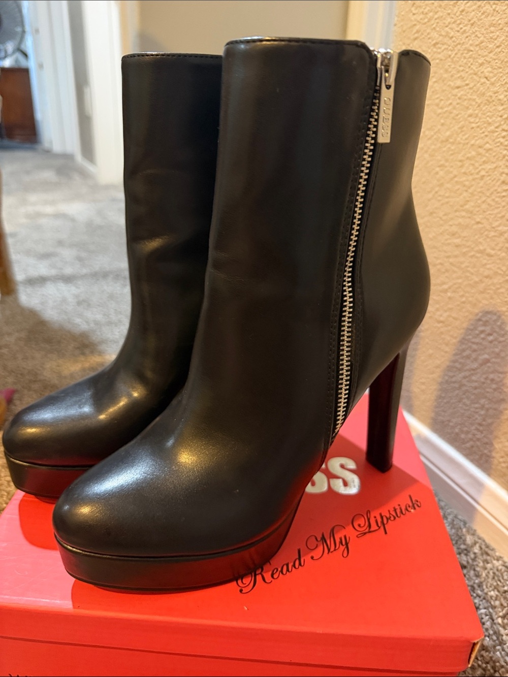 Black Leather High-Heel Platform Ankle Boots with Side Zip guess size 7